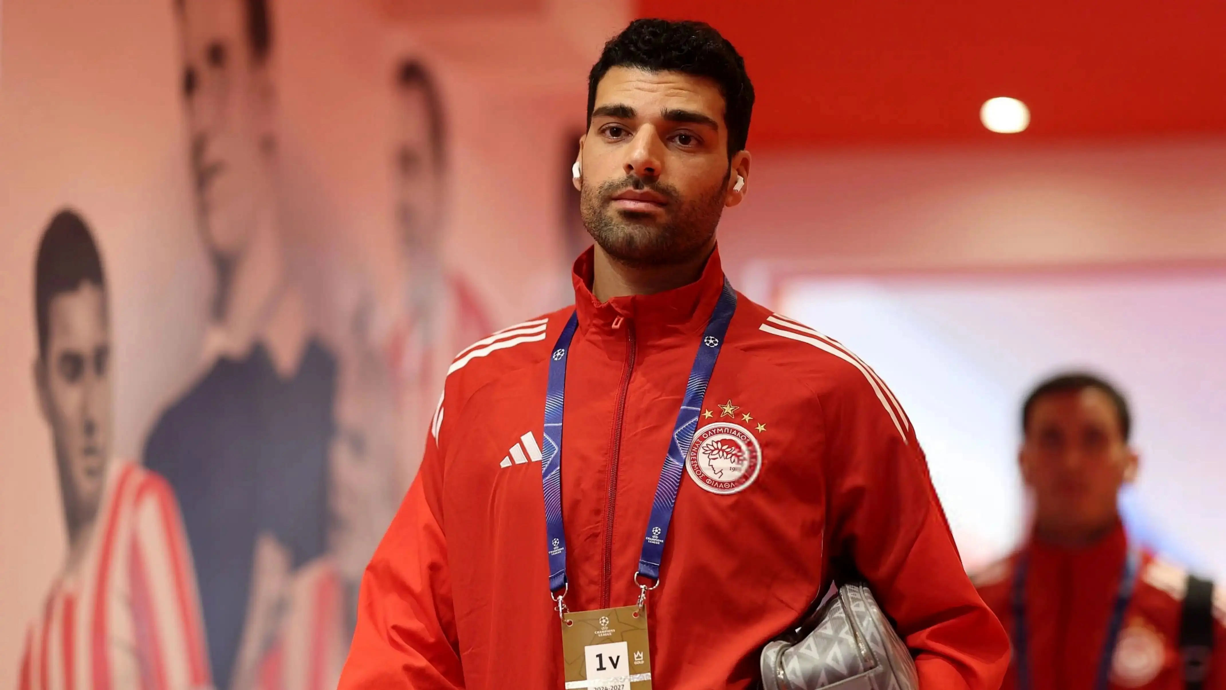 چشم امید مردمان پیرائوس به مهدی طارمی

