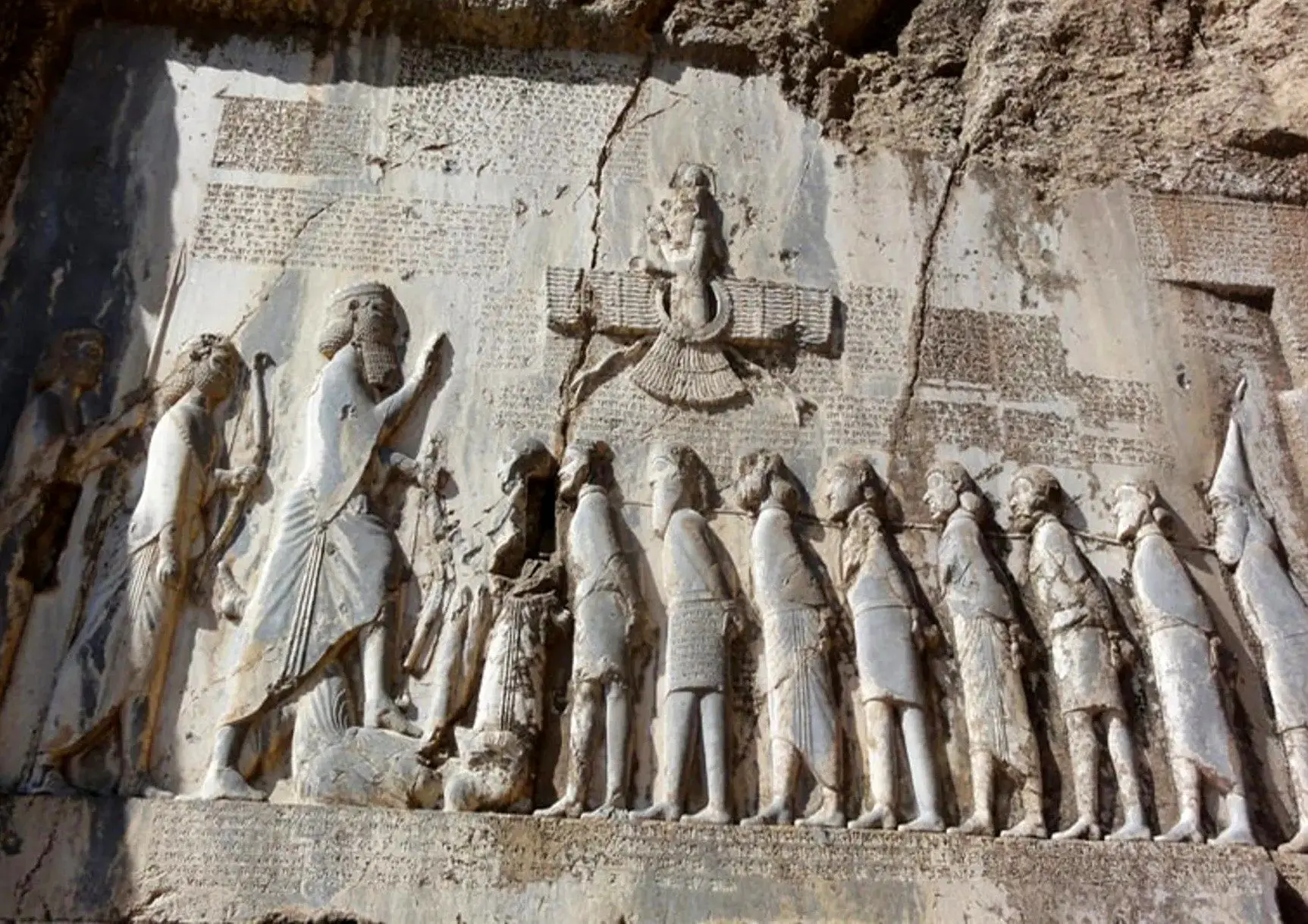 مهم‌ترین سند جهان باستان درباره داریوش و برخورد با شورشیان در ۲۵۰۰ سال قبل چه می‌گوید؟
