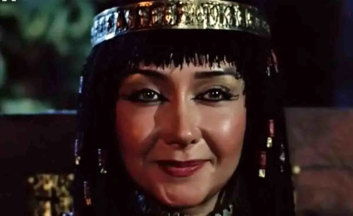 گریه‌های «زلیخا» در سفر به مناطق محروم بندرعباس؛ 14 سال قبل 