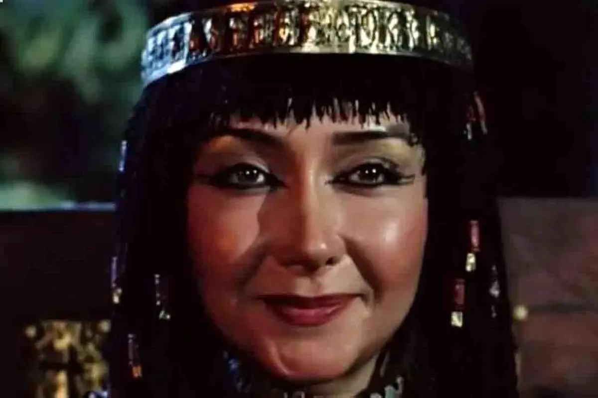 گریه‌های «زلیخا» در سفر به مناطق محروم بندرعباس؛ 14 سال قبل 