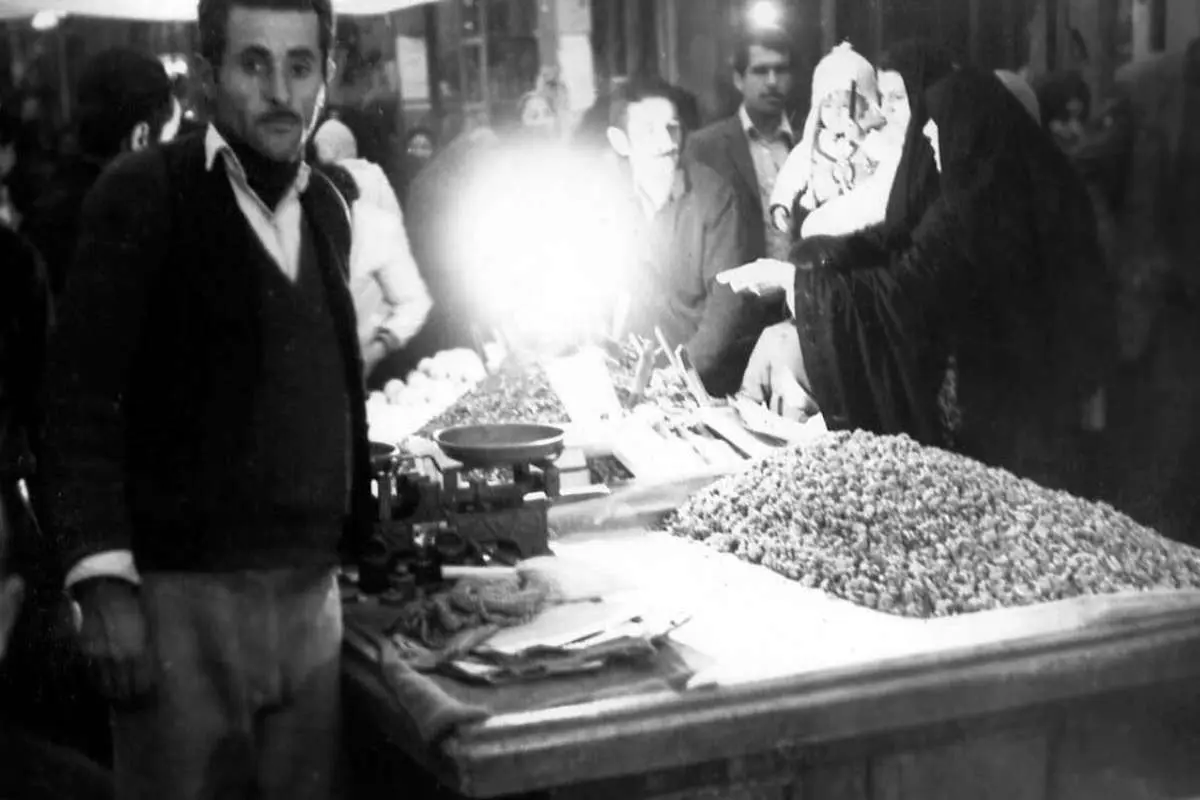 گزارش خواندنی از تخمه‌خوردن تهرانی‌ها؛ روزی ۲۰۰ هزارکیلو!