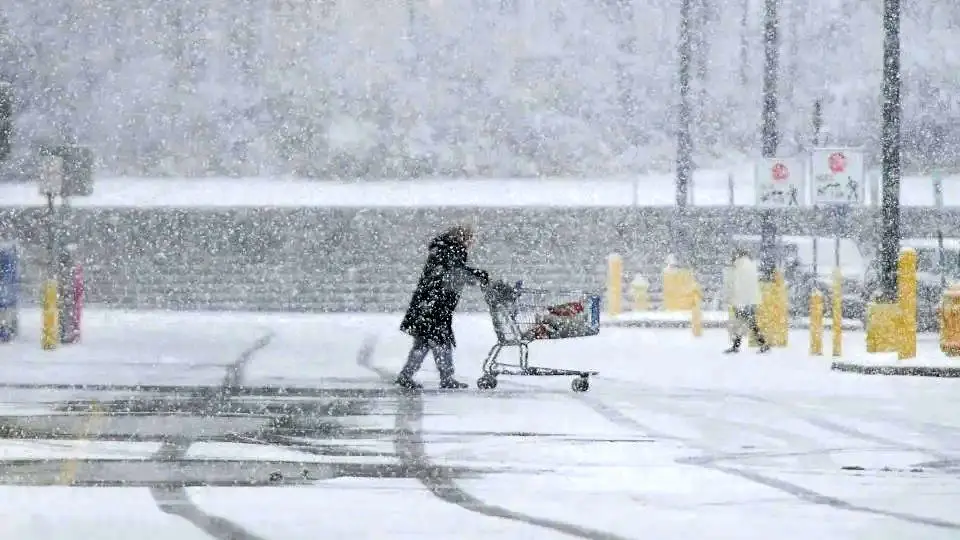 ببینید؛ نخستین برف فصل و سرمای بی‌سابقه در آمریکا