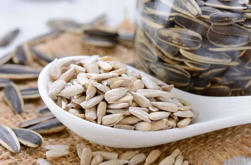 چرا تخمه گران شد؟