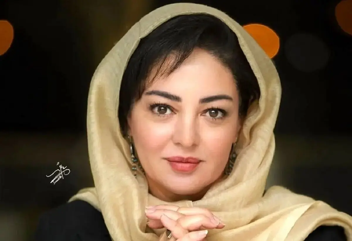 «گوگوش» در مراسم عروسی پدر و مادر «رزیتا غفاری»؛ دهۀ 40 