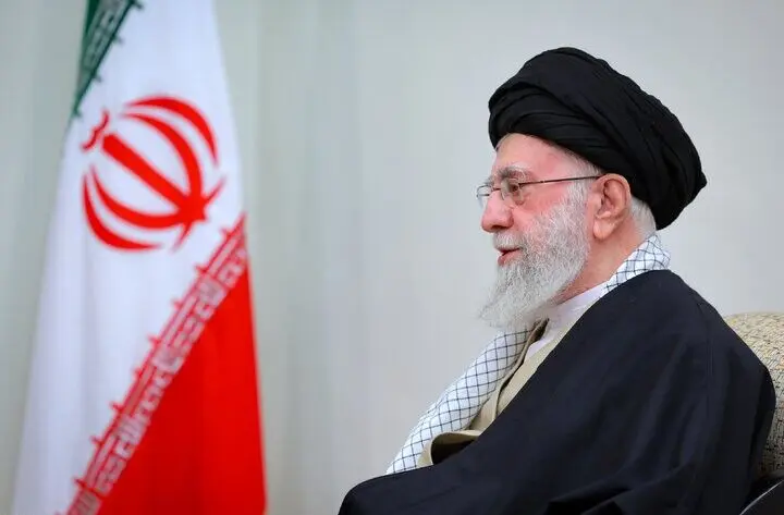مسئولان باید با قوت و روحیه کامل به کار خود ادامه دهند