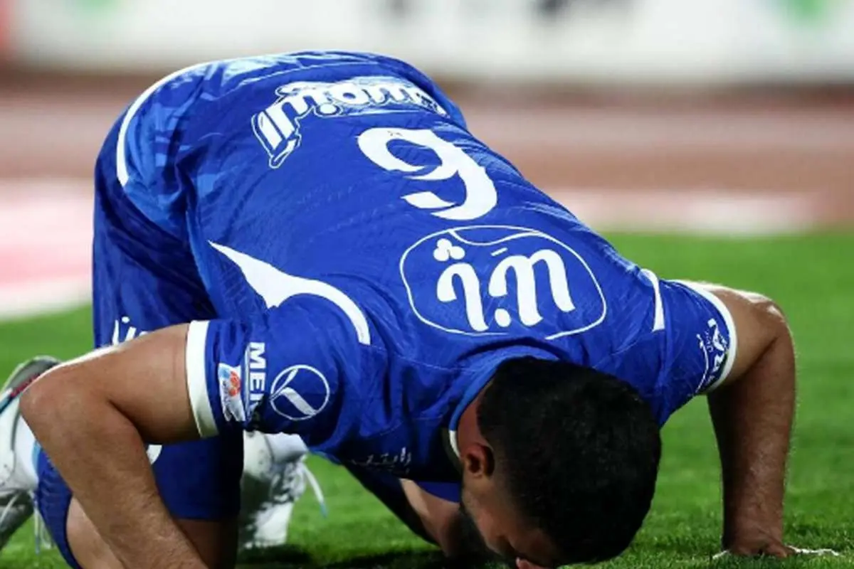 ستاره استقلال شنبه فسخ میکند!