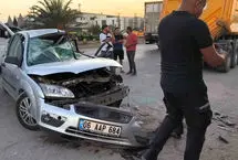 فرار میلی‌متری عابرپیاده از برخورد یک خودرو