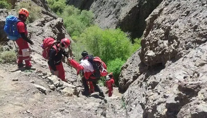 گرفتار شدن ۲۵ گردشگر در دره خوردلان الموت قزوین