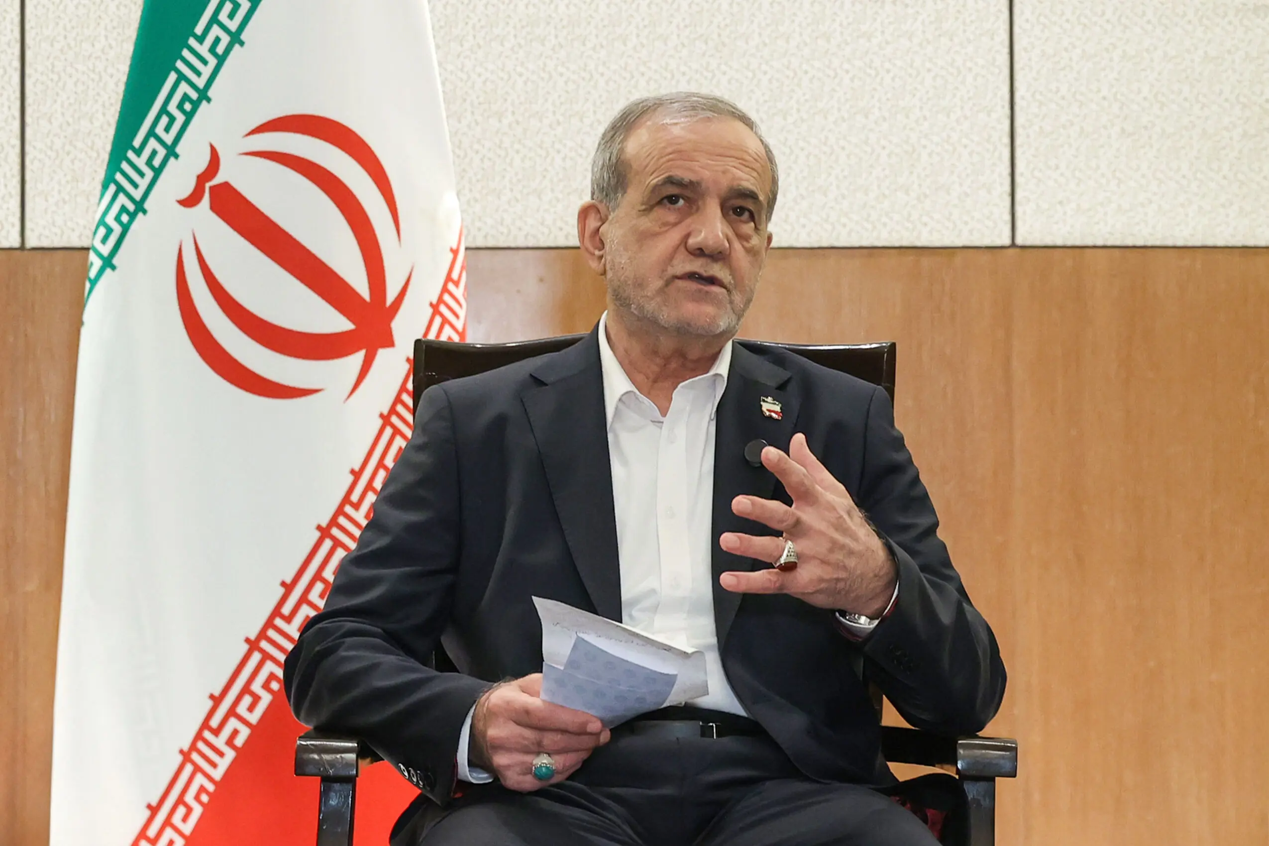 پزشکیان: با ولیعهد ابوظبی توافق کردیم گذشته را کنار بگذاریم، به آینده نگاه کنیم 