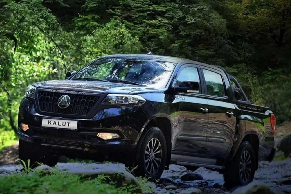 مقایسه مکث کلوت و کی ام سی T8؛ نبرد ارزان‌ترین پیکاپ‌های بازار ایران