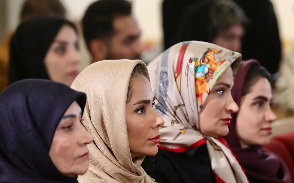 تصاویر؛ حاشیه و متن رونمایی از کتاب اسحاق جهانگیری