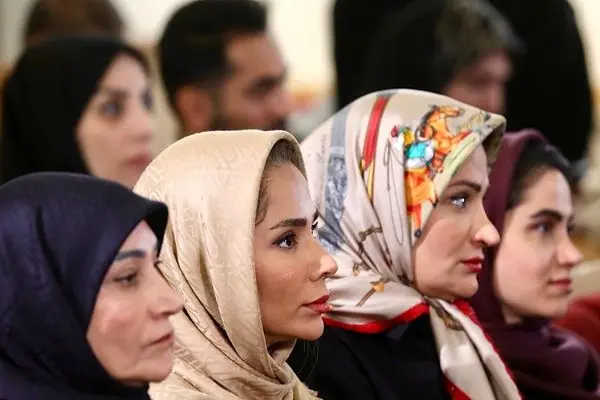 تصاویر؛ حاشیه و متن رونمایی از کتاب اسحاق جهانگیری