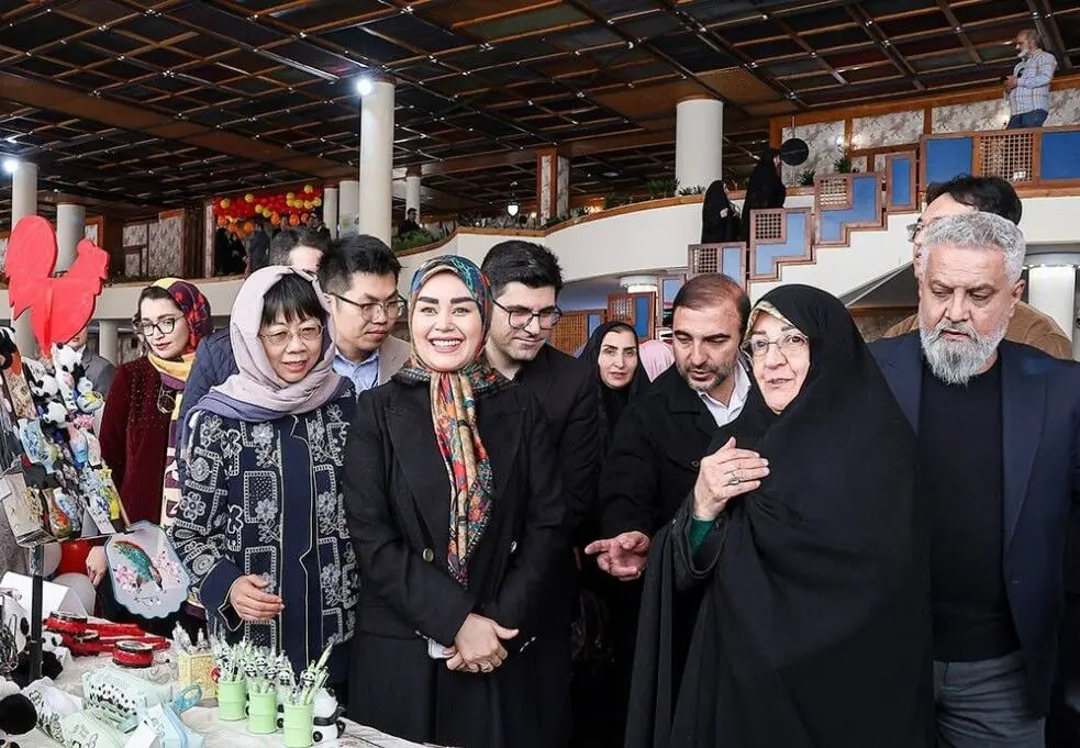 همسر عراقچی شبیه اینفلوئنسرهای اینستاگرامی است تا همسر یک دیپلمات!
