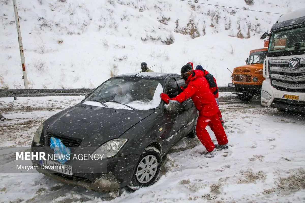 تصاویر؛ گیر کردن خودروها در گردنه برفی امین‌الله بجنورد 20