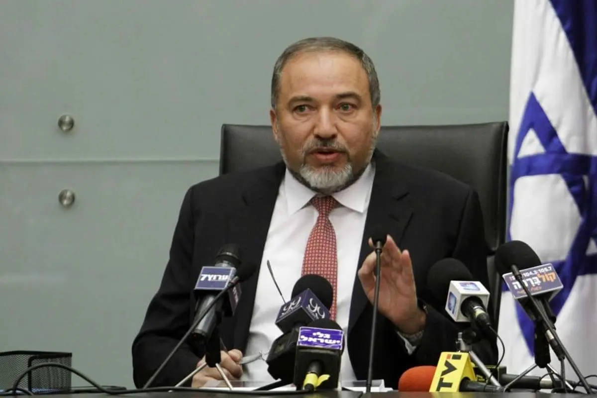 لیبرمن: اگر نتانیاهو نخستوزیر بماند، اسرائیل تمام میشود