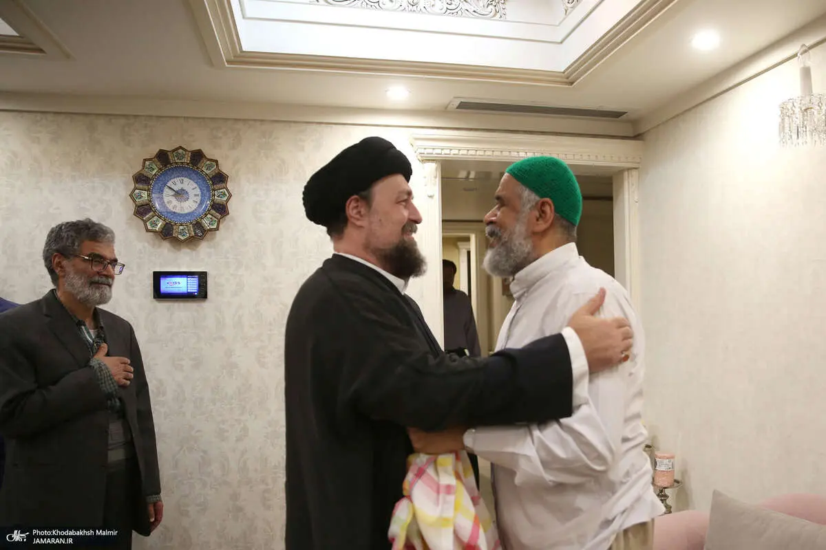 تصاویر؛ عیادت سید حسن خمینی از سید محمود علوی