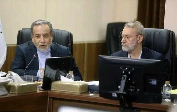  علی لاریجانی و عراقچی در دیدار با رهبر معظم انقلاب