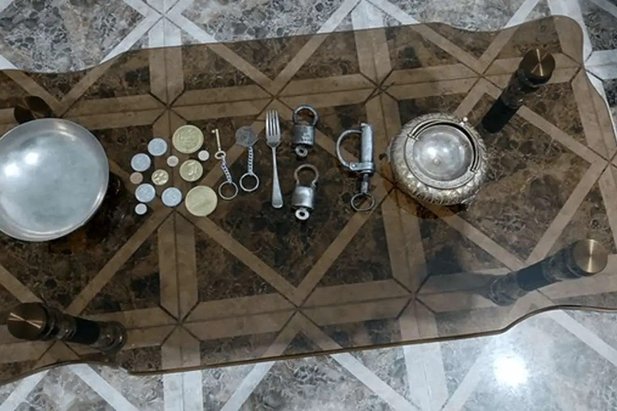 کشف ۲۰ شی باستانی از دورود