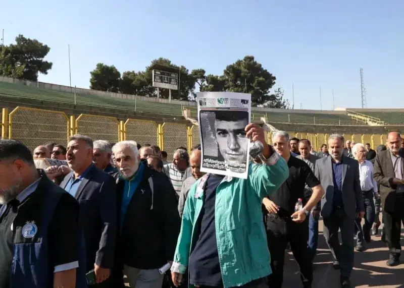 تصاویر؛ چهره‌های مشهور در مراسم تشییع کارگر جم