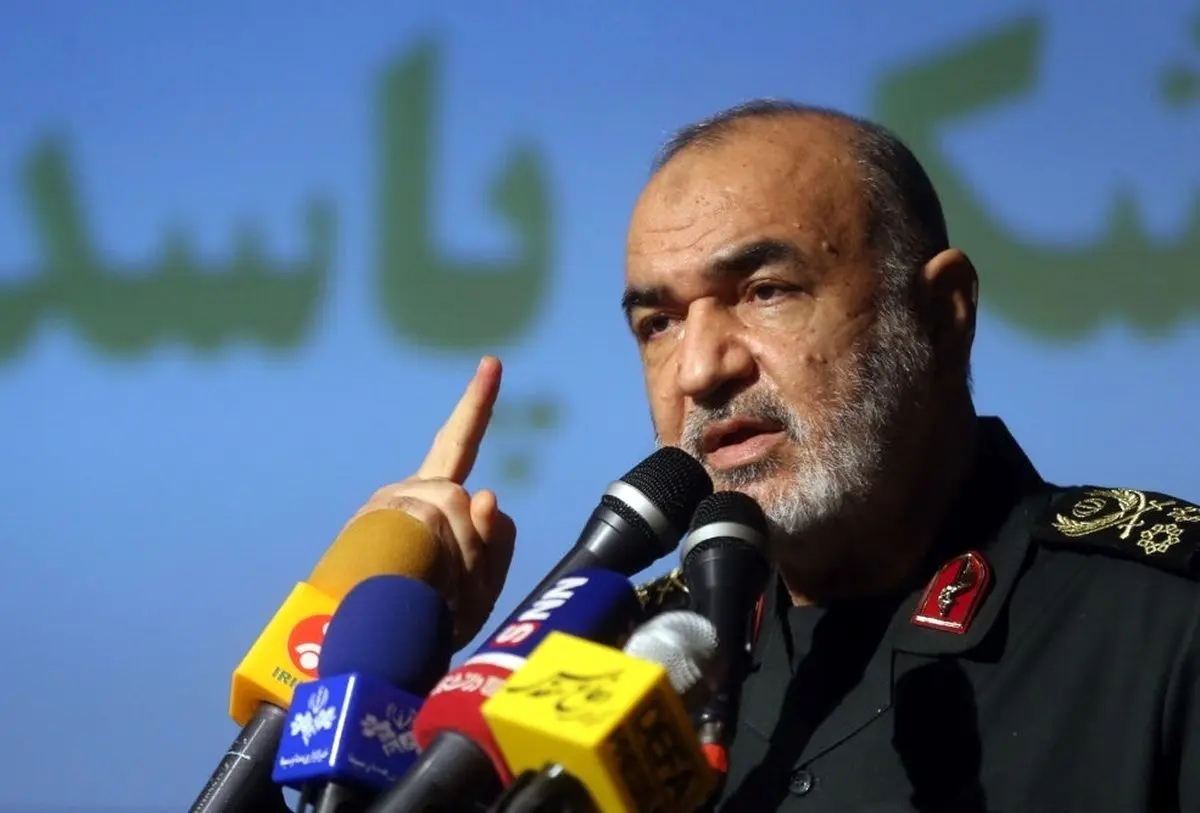 ببینید؛ هشدار سرلشکر سلامی به مقامات آمریکا؛ اگر تهدید کنید بدانید که برای جنگ آماده‌ایم؛ ایران سلاح هسته‌ای را از دکترین نظامی خود حذف کرده