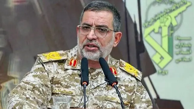 سخنگوی سپاه: ناو آبراهام لینکن در حال فرار است