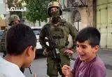 بازی سنگ، کاغذ، قیچی دو کودک فلسطینی مقابل نظامیان اسرائیلی