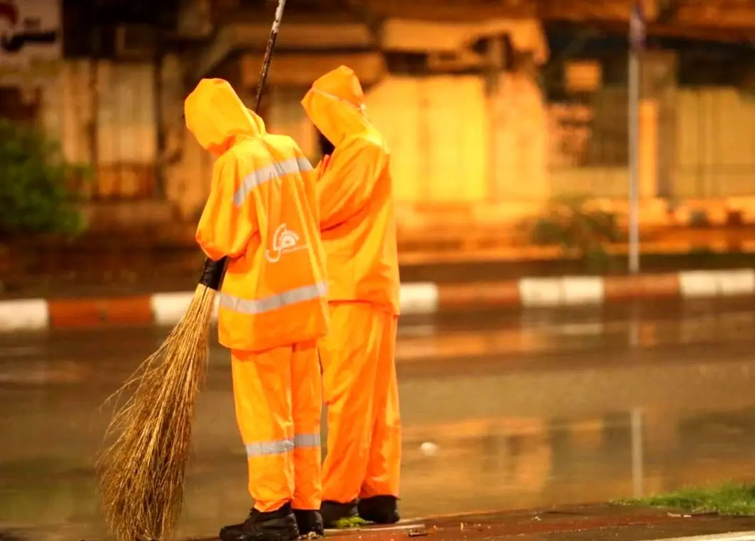 ۵ میلیارد تومان طلا در میان زباله‌های شهری/ کارگر پاک‌دست طلاهای گمشده را به صاحبش برگرداند
