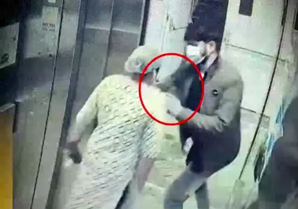 سرقت گردنبند یک زن در آسانسور بیمارستان