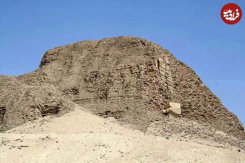 هرم شناور