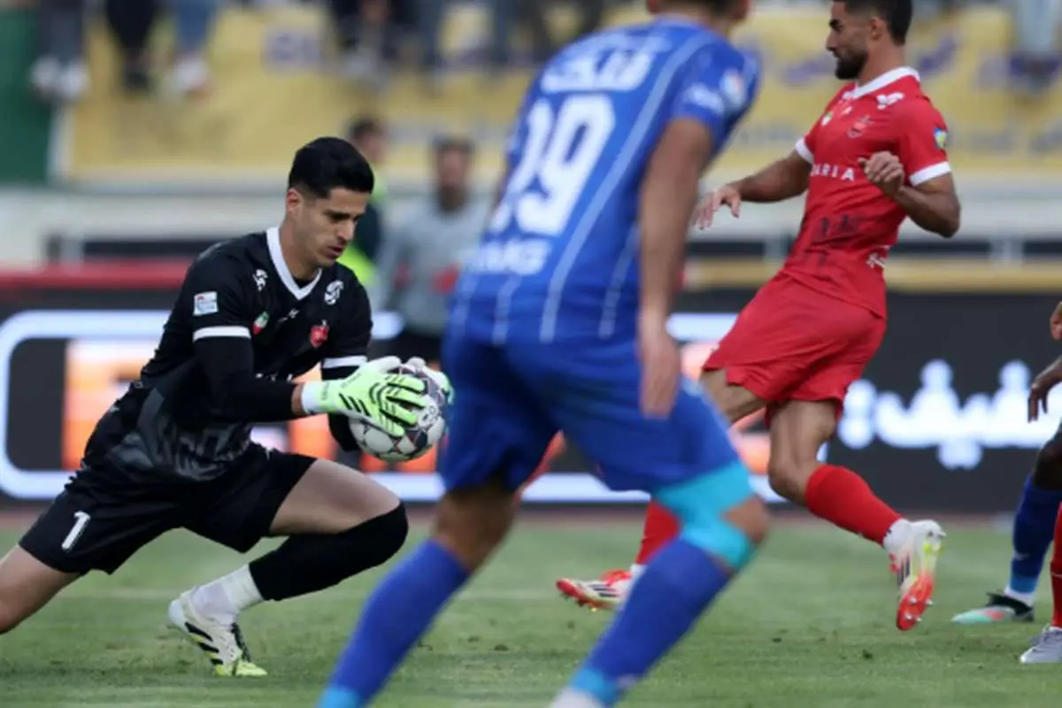 راهی که استقلال و رقبا برای نیازمند هموار کردند؛ بفرما دستکش طلا!