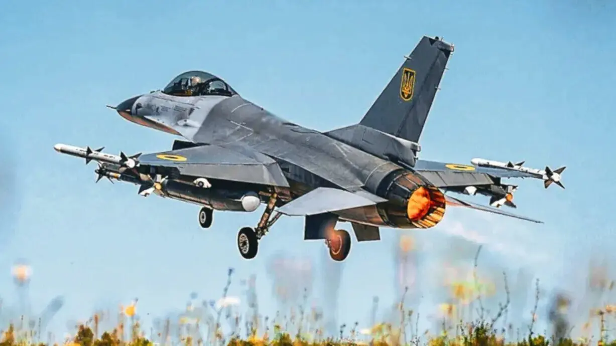 آسیب دیدن یک جنگنده F16 در آسمان ایران