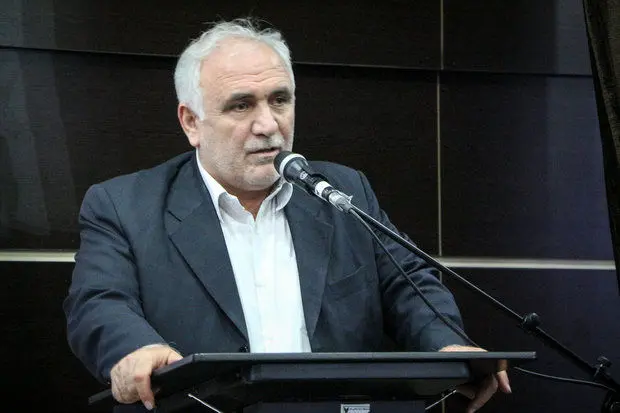 انتقاد تند یک نماینده از هیئت رئیسه مجلس: نمایندگان در کشور ما چه کاره هستند؟ 