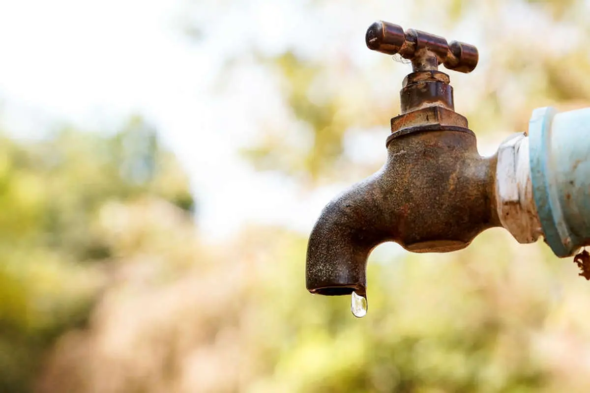 جیره‌بندی آب در تهران قطعی است/ تخلیه شهر دور از ذهن نیست
