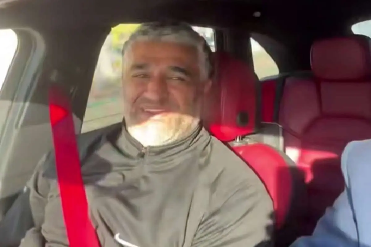 تصویری تازه از پژمان جمشیدی در فرودگاه کانادا