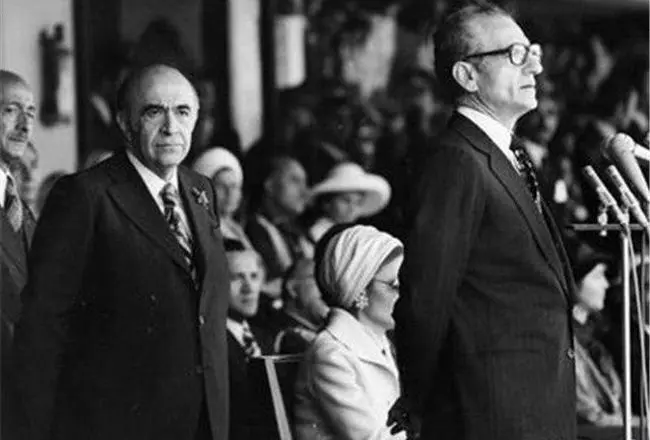 امیرعباس هویدا؛ از روزگار کودکی تا مرگ