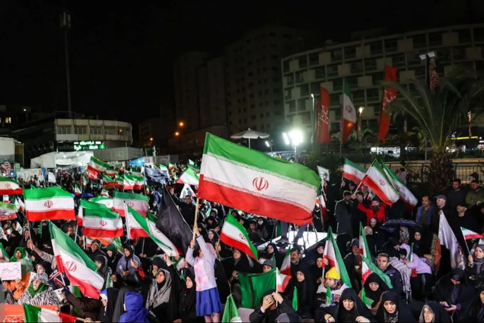 ویدئو؛ تجمع در میدان صنعت شهرک غرب