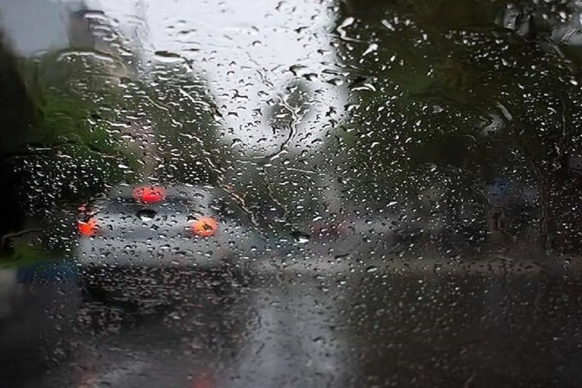ببینید؛ بارش شدید باران و آبگرفتگی در معابر فومن