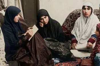  سفر به عصر قاجار؛ از «احمدشاه در میدان اسب‌دوانی» تا «تولید تریاک روی پشت‌بام»