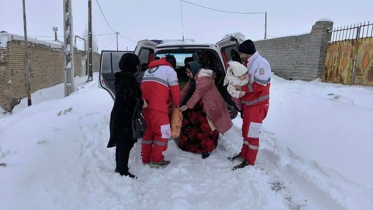 عملیات ۷ ساعته هلال احمر برای انتقال زن باردار از روستای کوهستانی زیلایی  
