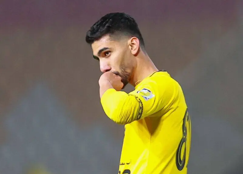 ببینید؛ لحظه امضای قرارداد رضا شکاری با پرسپولیس