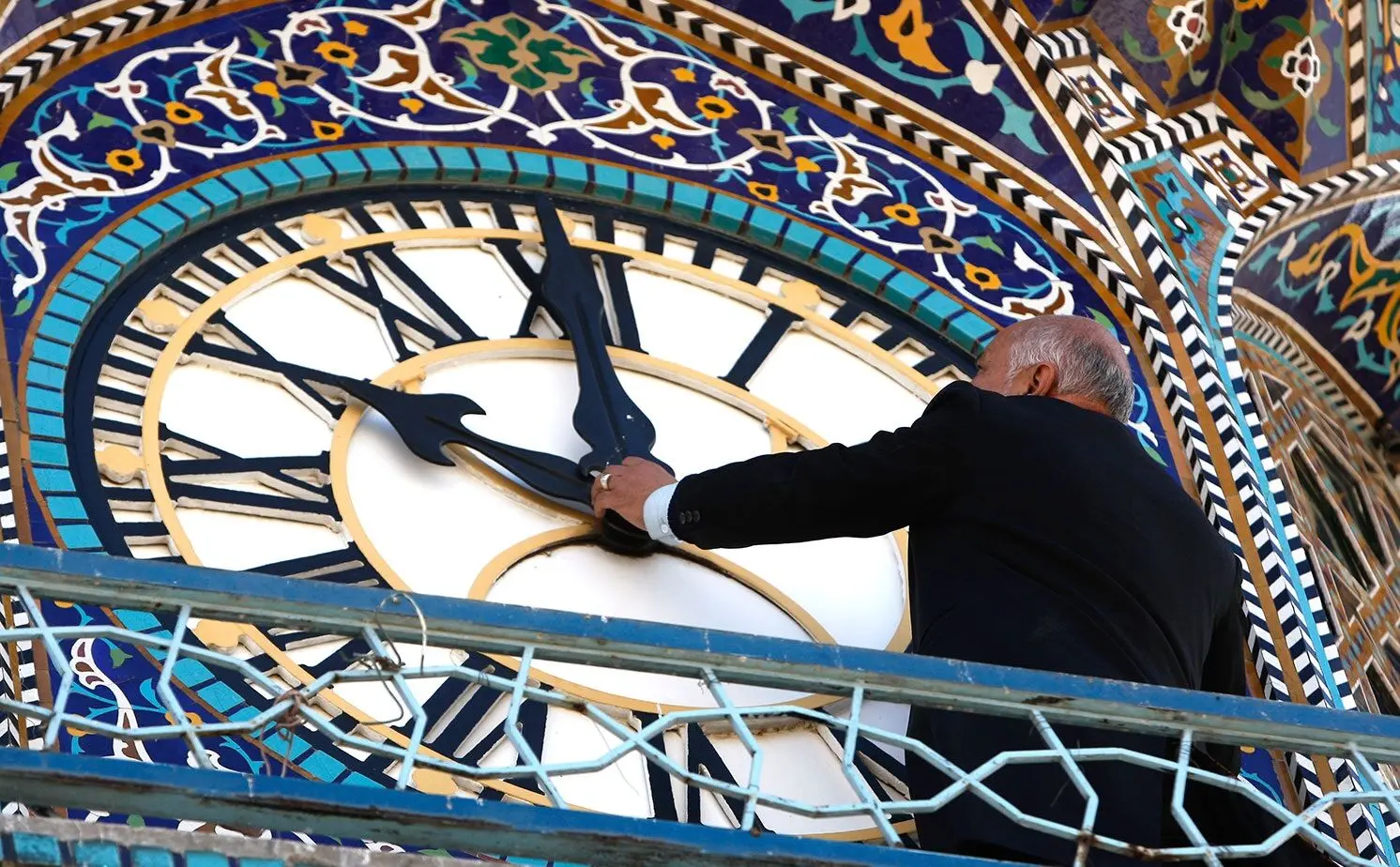 لحظهٔ تحویل سال ۱۴۰۵ در حرم امام رضا (ع)