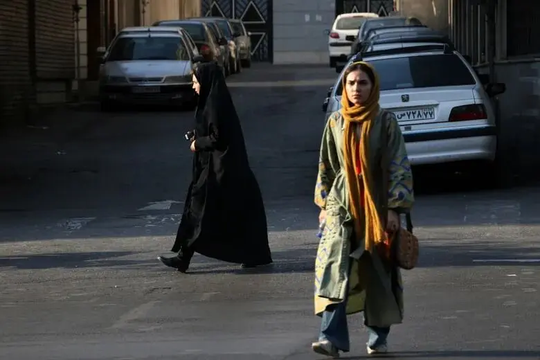 مرخصی ویژه برای زنان؛ امتیاز حمایتی یا مسیر حذف از بازار کار؟