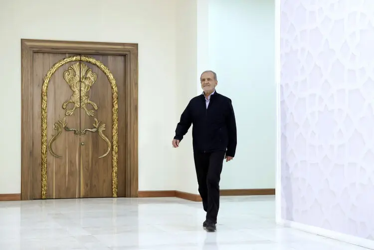 هم میهن: کشور در وضعیت «خودت پایت را بمال» است