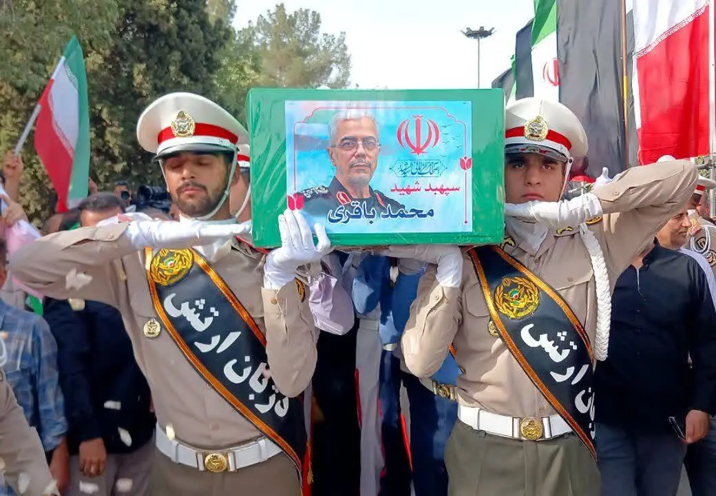 مراسم تشییع پیکر سرلشکر باقری و سردار حاجی‌زاده