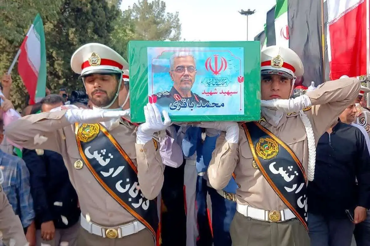 مراسم تشییع پیکر سرلشکر باقری و سردار حاجی‌زاده