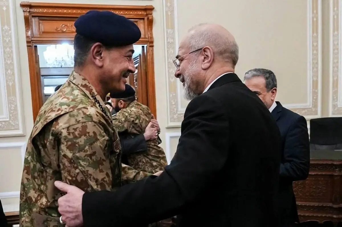 دیدار فرمانده ارتش پاکستان با قالیباف 