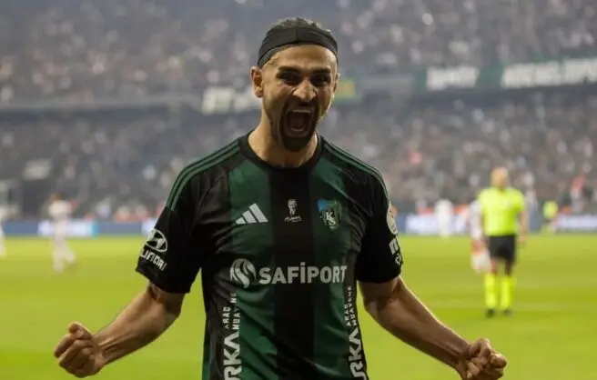 مهاجم پرسپولیسی همچنان داغ دل‌‌ها را تازه می‌کند!