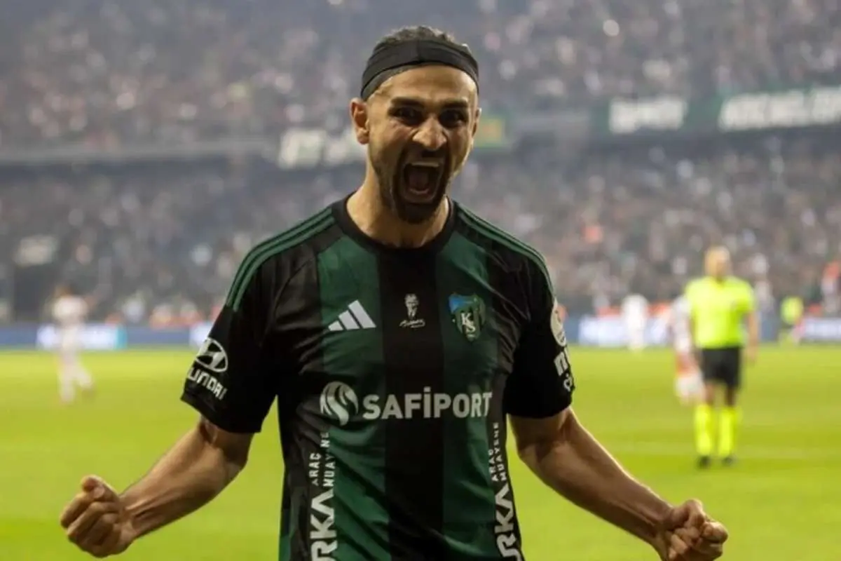 مهاجم پرسپولیسی همچنان داغ دل‌‌ها را تازه می‌کند!