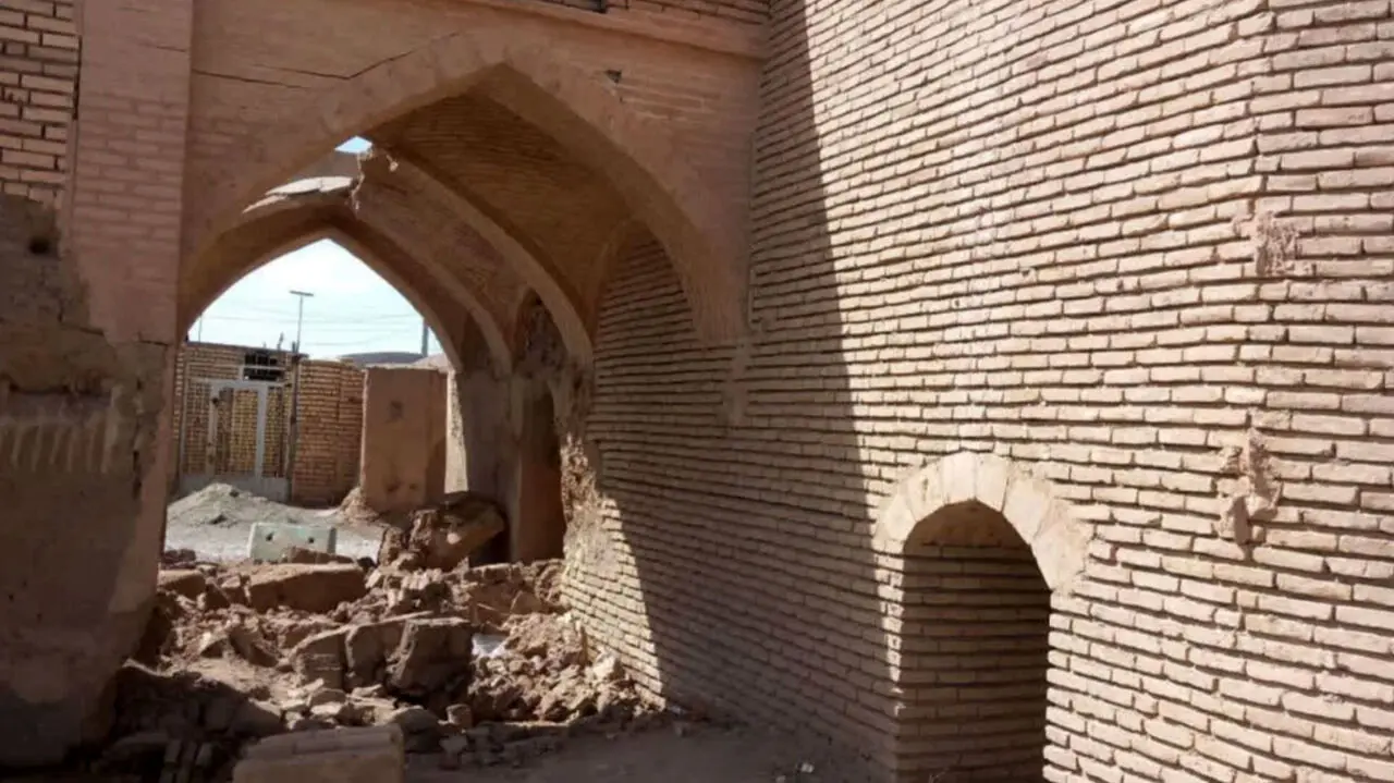 رد جنگ بر پیکر بناهای تاریخی شهرستان کوهپایه 