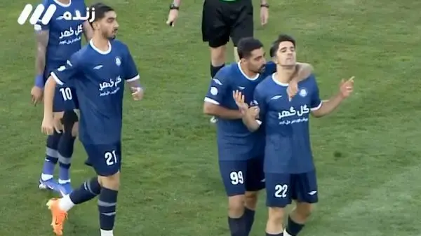 ببینید؛ گل تماشایی گل گهر به پرسپولیس توسط پورعلی دقیقه 19